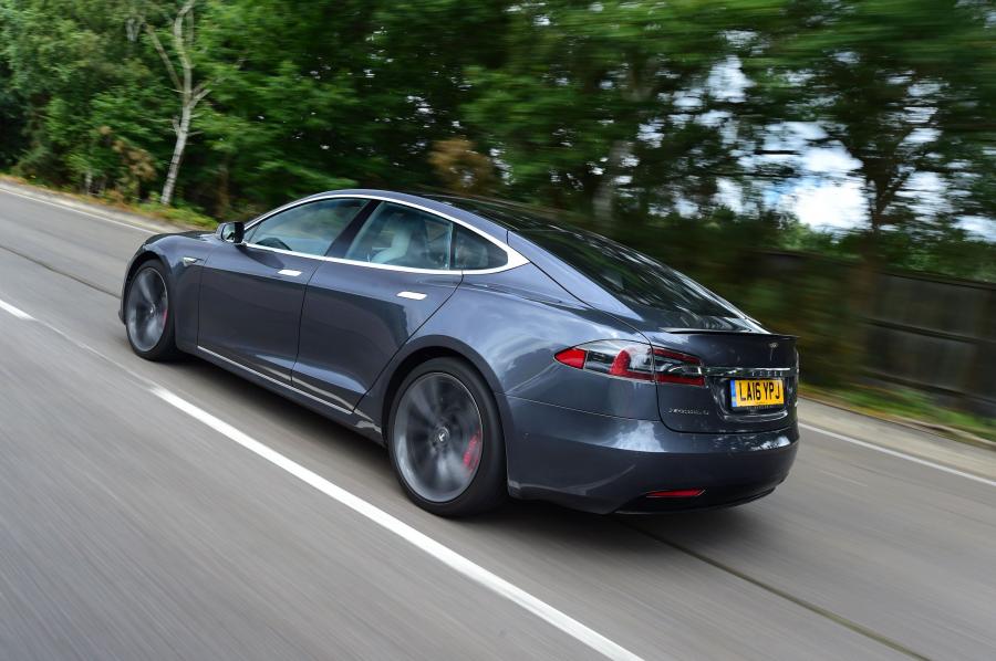  Tesla Model S P90D 2016 года  (UK) (фото 8 из 14)